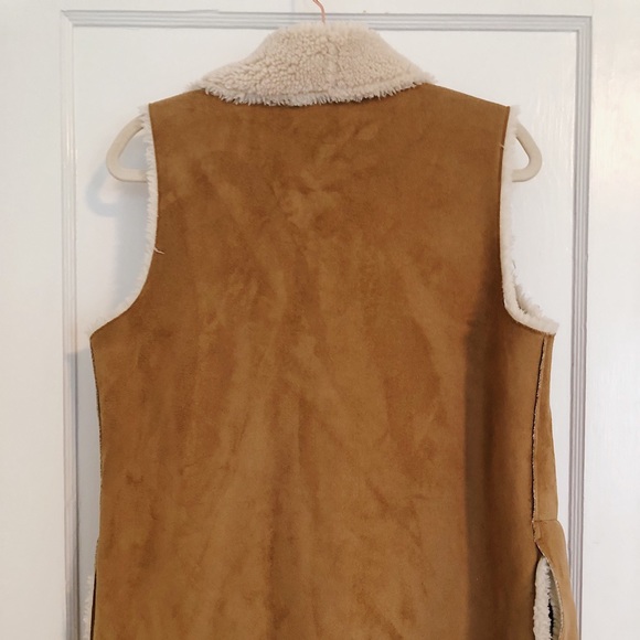 shearling suede vest ❄️ Velvet by Graham & Spencer - Picture 3 of 4